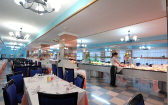 Hotel Santa Monica Playa - bufet - pobytový zájazd CK Turancar - Španielsko, Salou