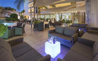 Hotel Monteplaya - terasa - letecký zájazd CK Turancar, Španielsko, Malgrat de Mar