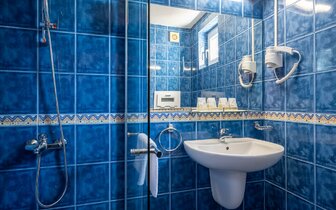 Hotel Belitsa -  kúpelňa - letecký a  autobusový zájazd CK Turancar - Bulharsko stredisko  Primorsko Hotel Belitsa -  kúpelňa - letecký a  autobusový zájazd CK Turancar - Bulharsko stredisko  Primorsko