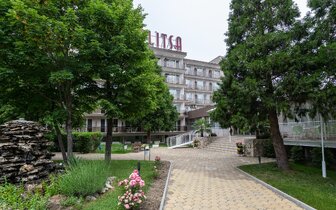 Hotel Belitsa - záhrada - letecký a  autobusový zájazd CK Turancar - Bulharsko stredisko  Primorsko Hotel Belitsa - záhrada - letecký a  autobusový zájazd CK Turancar - Bulharsko stredisko  Primorsko