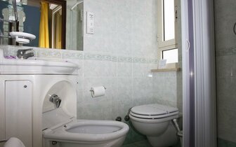 Hotel Mocambo - kúpeľňa - zájazd vlastnou dopravou CK Turancar - Taliansko, Palmová riviéra, San Benedetto del Tronto