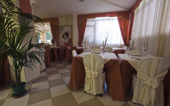 Hotel Mocambo - reštaurácia - zájazd vlastnou dopravou CK Turancar - Taliansko, Palmová riviéra, San Benedetto del Tronto
