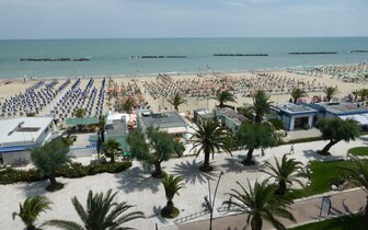 Hotel Mocambo - pláž - zájazd vlastnou dopravou CK Turancar - Taliansko, Palmová riviéra, San Benedetto del Tronto