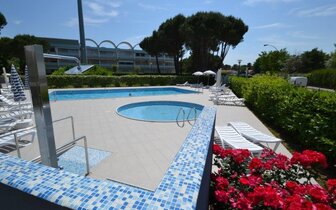 apartmány Gavitello s bazénom, zájazdy individuálnou a autobusovou dopravou  CK TURANCAR - Taliansko, BIBIONE
