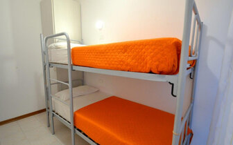 apartmánový dom Laura typ C2 s bazénom v blízkosti kúpeľov, zájazdy autobusovou a individuálnou dopravou do Talianska, Bibione 