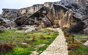 CK Turancar, letecké poznávacie zájazdy, Azerbajdžan - krajina ohňa, Gobustan