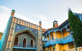 CK Turancar, Letecký poznávací zájazd, Gruzínska mozaika, Tbilisi, kúpelná štvrť Abanotubani CK Turancar, Letecký poznávací zájazd, Gruzínska mozaika, Tbilisi, kúpelná štvrť Abanotubani