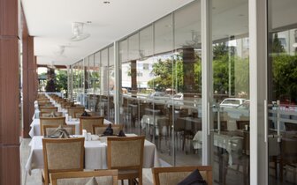 Riviera Hotel - terasa - letecký zájazd CK Turancar - Turecko, Alanya Riviera Hotel - terasa - letecký zájazd CK Turancar - Turecko, Alanya