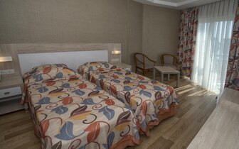 Riviera Hotel - izba - letecký zájazd CK Turancar - Turecko, Alanya Riviera Hotel - izba - letecký zájazd CK Turancar - Turecko, Alanya