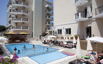 Riviera Hotel - bazén - letecký zájazd CK Turancar - Turecko, Alanya Riviera Hotel - bazén - letecký zájazd CK Turancar - Turecko, Alanya
