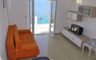 Apartmány Mateo - obývacia izba - autobusový zájazd CK Turancar - Chorvátsko, Omiš, Nemira