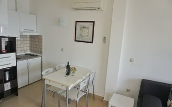 Apartmány Mateo - kuchynka - autobusový zájazd CK Turancar - Chorvátsko, Omiš, Nemira