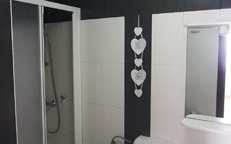 Apartmány Mateo - kúpeľňa - autobusový zájazd CK Turancar - Chorvátsko, Omiš, Nemira