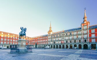 CK Turancar, Letecký poznávací zájazd, Španielsko, Madrid, hlavné námestie Plaza Mayor CK Turancar, Letecký poznávací zájazd, Španielsko, Madrid, hlavné námestie Plaza Mayor