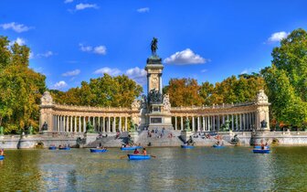 CK Turancar, Letecký poznávací zájazd, Španielsko, Madrid, park Retiro, pamätník Alfonza XII CK Turancar, Letecký poznávací zájazd, Španielsko, Madrid, park Retiro, pamätník Alfonza XII