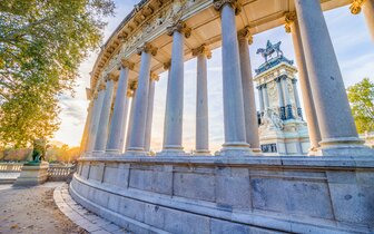 CK Turancar, Letecký poznávací zájazd, Španielsko, Madrid, park Retiro, pamätník Alfonza XII CK Turancar, Letecký poznávací zájazd, Španielsko, Madrid, park Retiro, pamätník Alfonza XII