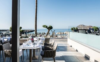 Hotel Porto Platanias Beach - plážový bar - letecký zájazd CK Turancar - Kréta, Platanias
