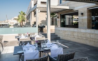 Hotel Porto Platanias Beach - plážový bar - letecký zájazd CK Turancar - Kréta, Platanias