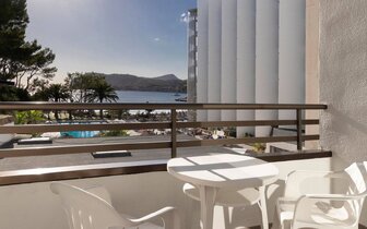hotel Beverly Playa - terasa-výhľad - letecký zájazd od CK Turancar - Malorka, Paguera