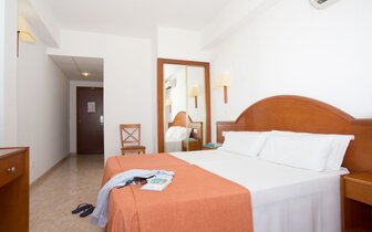 hotel BlueSea Piscis - dvojlôžková izba - letecký zájazd od CK Turancar - Malorka, Alcudia