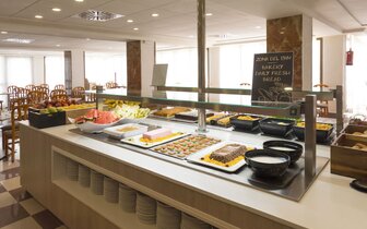 hotel HSM Canarios Park - bufet - letecký zájazd od CK Turancar - Malorka, Calas de Mallorca