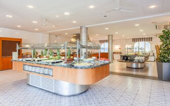 hotel BlueSea Club Marthas - bufet - letecký zájazd od CK Turancar - Malorka, Cala d´Or