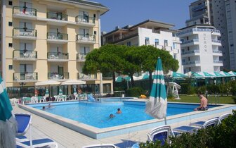 Hotel Florida v Lido di Jesolo, zájazdy autobusovou a individuálnou dopravou CK TURANCAR