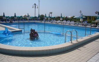 Hotel Florida v Lido di Jesolo, zájazdy autobusovou a individuálnou dopravou CK TURANCAR