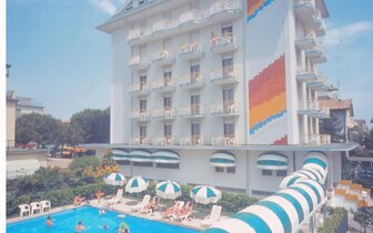 Hotel Maxiheron v Lido di Jesolo, zájazdy autobusovou a individuálnou dopravou CK TURANCAR