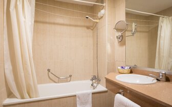 Royal Sun - kúpelňa - letecký zájazd CK Turancar - Španielsko 