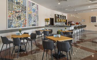 Hotel Melia Sunny Beach - bar - letecký zájazd CK Turancar - Bulharsko, Slnečné pobrežie Hotel Melia Sunny Beach - bar - letecký zájazd CK Turancar - Bulharsko, Slnečné pobrežie