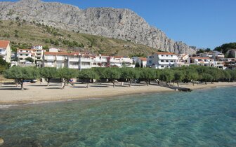 Vila Vukovič Davor - pláž - autobusový zájazd CK Turancar - Chorvátsko - Omiš (Duće)