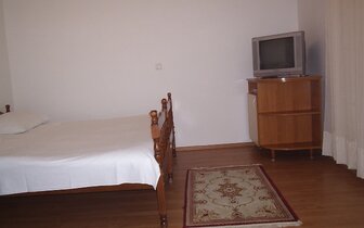 Vila Vukovič Davor - apartmán A/2+1 (budova č.1) - autobusový zájazd CK Turancar - Chorvátsko - Omiš (Duće)
