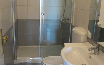 Vila Vukovič Davor - apartmán A/4 (budova č.1) - autobusový zájazd CK Turancar - Chorvátsko - Omiš (Duće)