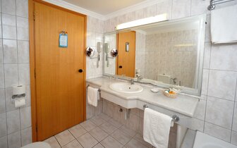 Hotel Rethymno Mare - kúpeľňa - letecká doprava CK Turancar - Kréta, Skaleta