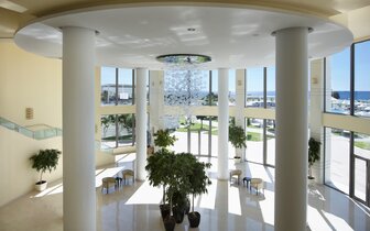 Hotel  Apollo Blue - vstupná hala - letecký zájazd CK Turancar - Faliraki, Rodos Hotel  Apollo Blue - vstupná hala - letecký zájazd CK Turancar - Faliraki, Rodos