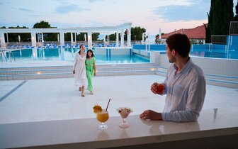 Hotel Alga - Chorvátsko - Tučepi - zájazd CK Turancar