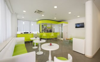 Dovolenka individuálnou a autobusovou dopravou v hoteli SCARLET v stredisku RIMINI MARINA CENTRO, CK TURANCAR.