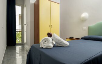 Dovolenka individuálnou a autobusovou dopravou v hoteli SCARLET v stredisku RIMINI MARINA CENTRO, CK TURANCAR.