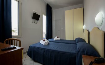 Dovolenka individuálnou a autobusovou dopravou v hoteli SCARLET v stredisku RIMINI MARINA CENTRO, CK TURANCAR.