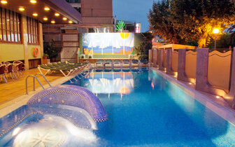 Checkin Garbí - bazén - letecký zájazd CK Turancar - Španielsko, Calella