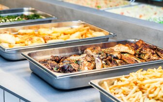 Checkin Garbí - bufetové stoly - letecký zájazd CK Turancar - Španielsko, Calella