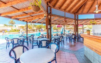 HL Club Playa Blanca - terasa - letecký zájazd CK Turancar - Lanzarote, Playa Blanca HL Club Playa Blanca - terasa - letecký zájazd CK Turancar - Lanzarote, Playa Blanca