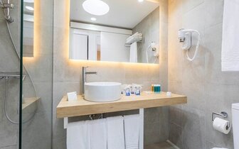 Labranda Alyssa Suite Hotel - kúpeľňa - letecký zájazd CK Turancar - Lanzarote, Playa Blanca Labranda Alyssa Suite Hotel - kúpeľňa - letecký zájazd CK Turancar - Lanzarote, Playa Blanca