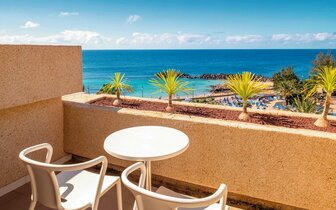 Hotel Grand Teguise Playa - balkón - letecký zájazd CK Turancar - Lanzarote, Costa Teguise Hotel Grand Teguise Playa - balkón - letecký zájazd CK Turancar - Lanzarote, Costa Teguise