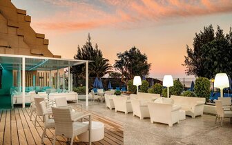 Hotel Grand Teguise Playa - terasa - letecký zájazd CK Turancar - Lanzarote, Costa Teguise Hotel Grand Teguise Playa - terasa - letecký zájazd CK Turancar - Lanzarote, Costa Teguise