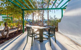 Caybeach Sun - terasa - letecký zájazd CK Turancar - Lanzarote, Playa Blanca