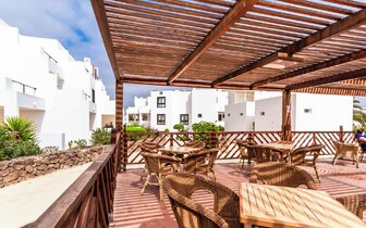 Bluebay Lanzarote - terasa - letecký zájazd od CK Turancar - Lanzarote, Costa Teguise Bluebay Lanzarote - terasa - letecký zájazd od CK Turancar - Lanzarote, Costa Teguise