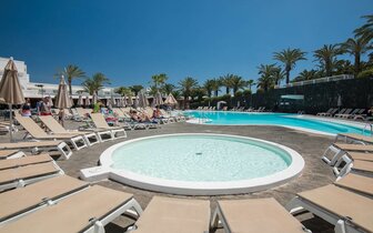 Relaxia Olivina - bazén - letecký zájazd CK Turancar - Lanzarote, Puerto del Carmen Relaxia Olivina - bazén - letecký zájazd CK Turancar - Lanzarote, Puerto del Carmen