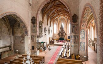 CK Turancar, autobusový poznávací zájazd, Gotická cesta Gemerom, interiér kostola v Štítniku